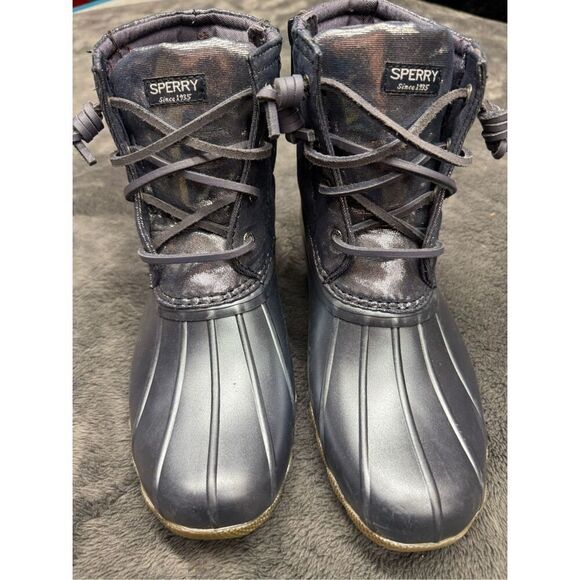 Shiny Grey Sperry duck boots, Girls 4 in good shape! #duckboots - Picture 4 of 6